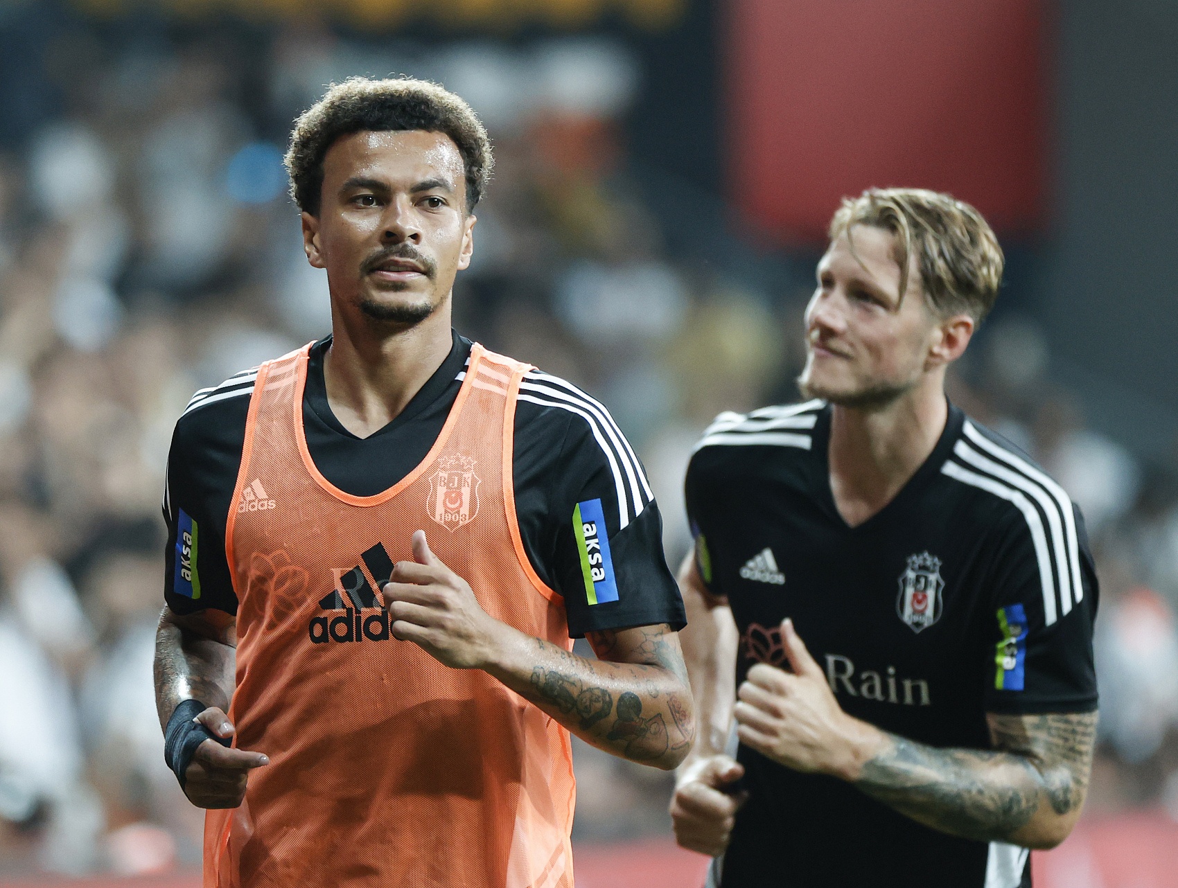 不仅是对其 不仅是对其